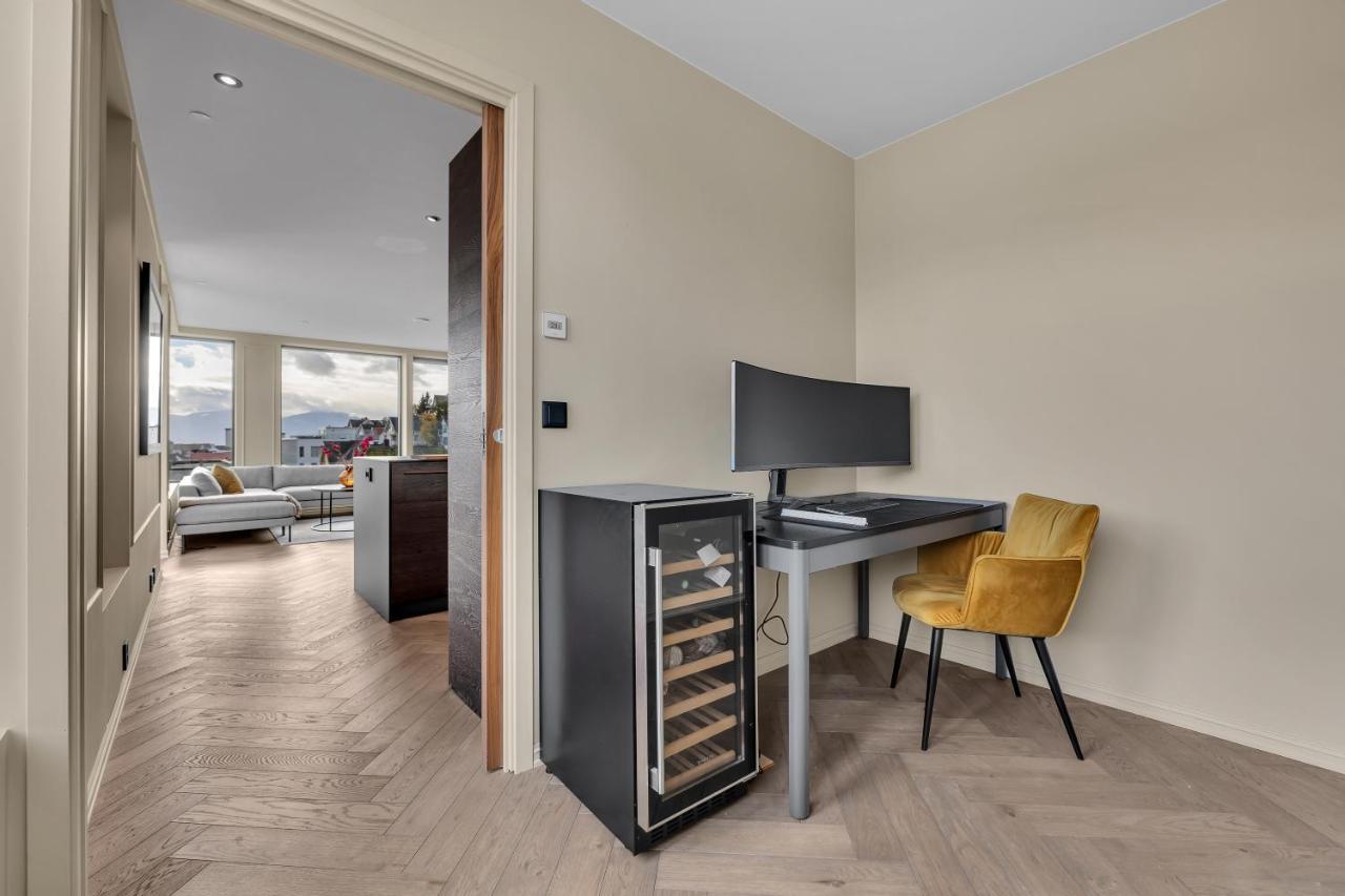 Penthouse In Downtown Tromso Newアパートメント エクステリア 写真
