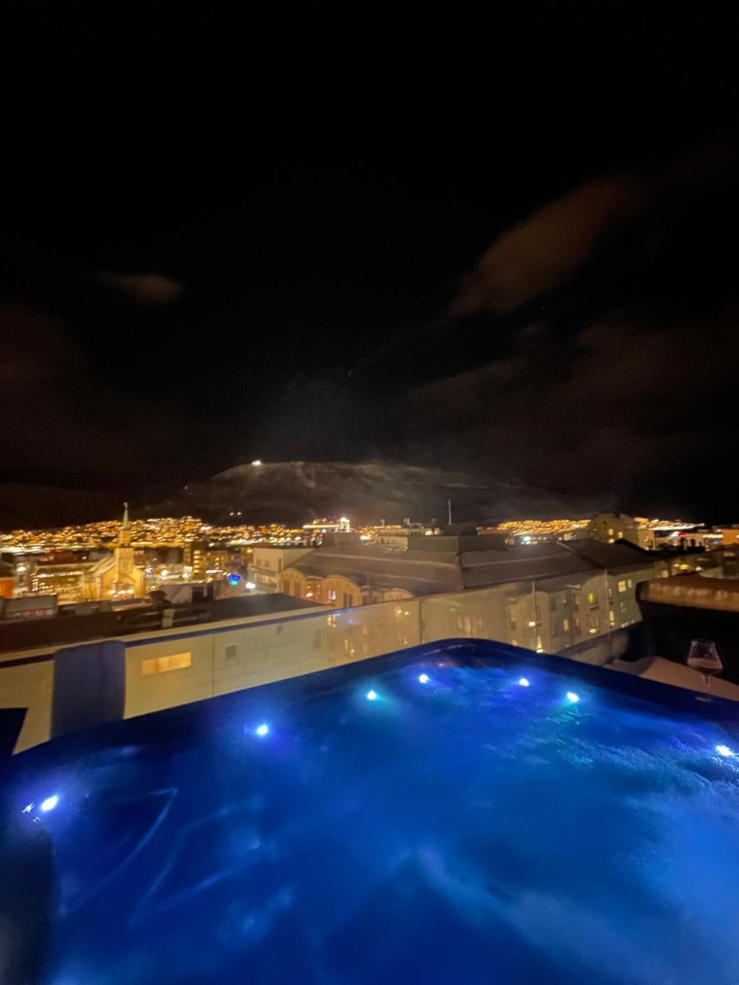 Penthouse In Downtown Tromso Newアパートメント エクステリア 写真